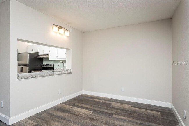 Foto del edificio - 8209 Sun Spring Cir