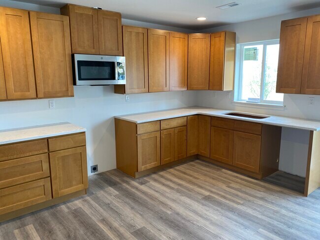 Building Photo - 2821 W Marina Dr