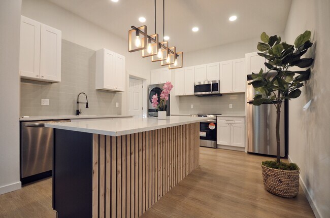 Foto del edificio - 6111 S 124th St