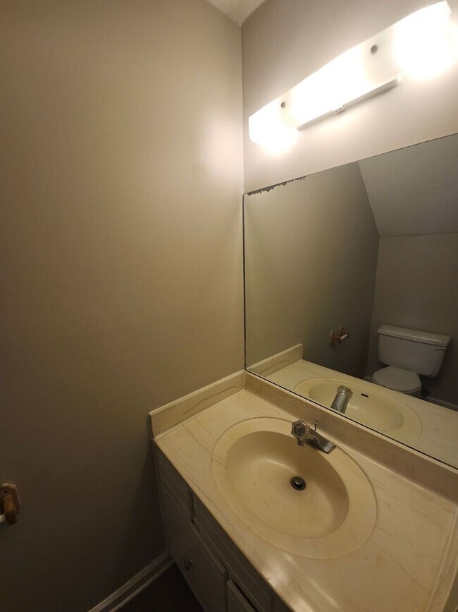 Foto del edificio - Affordable 2 Bedroom, 2.5 Bath in Prime St...