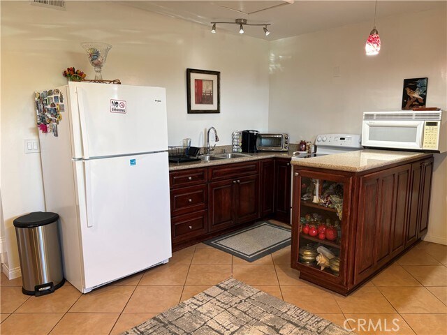 Foto del edificio - 27661 Eastvale Rd