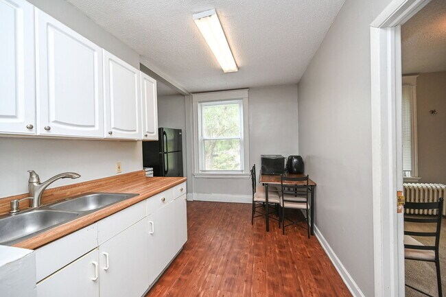 Foto del edificio - 2344 W Clifton Ave