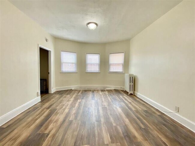 Building Photo - 726 Avenue A
