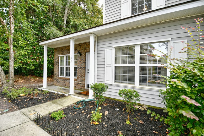 Building Photo - 1038 Portico Loop