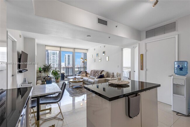 Foto del edificio - 92 SW 3rd St