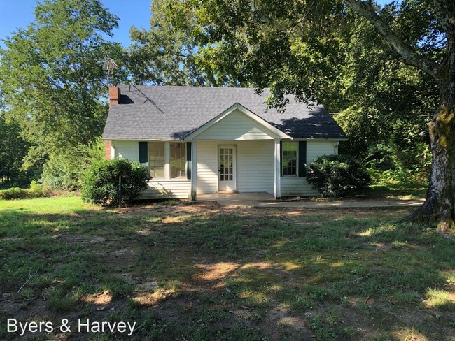 Building Photo - 3 br, 1 bath House - 1448 Bend Road