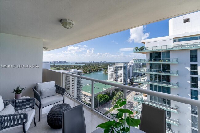 Foto del edificio - 5757 Collins Ave