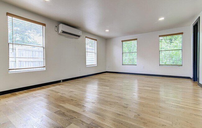 Foto del edificio - 1711 Brentwood St