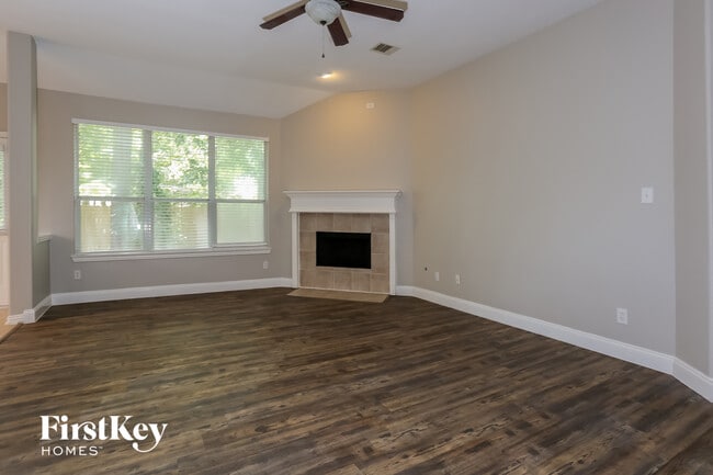 Foto del edificio - 18414 Bluff View Dr