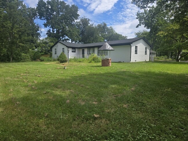 Foto del edificio - 7339 Green Acres Dr
