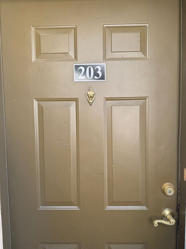 Foto del edificio - 2 Bedroom 2 Bathroom Condo! NORTHEAST