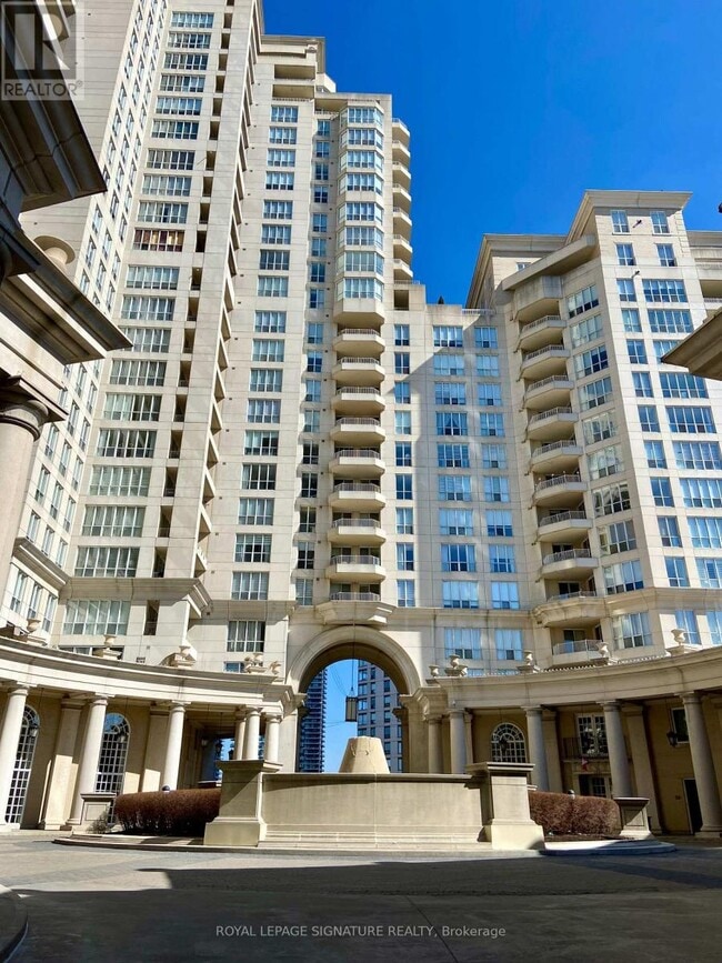 Photo du bâtiment - 2285 Lake Shore Blvd W