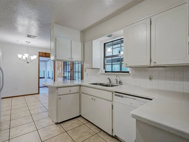 Foto del edificio - 406 Shady Ln