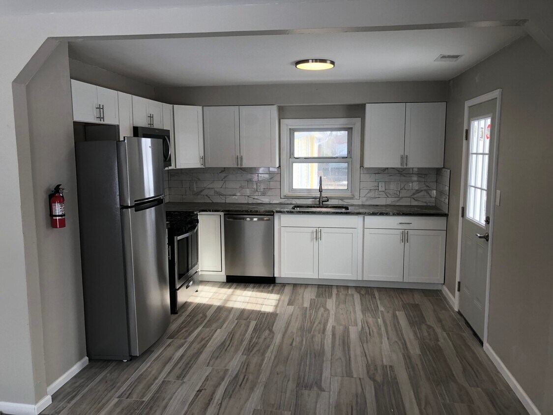 1010 Orange St, Wyandotte, MI 48192 Townhome Rentals in Wyandotte MI