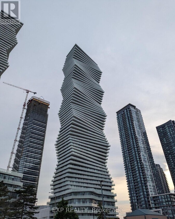 Photo principale - 3900-3900 Confederation Pkwy