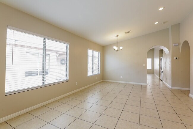 Foto del edificio - 6568 Duck Hill Springs Dr