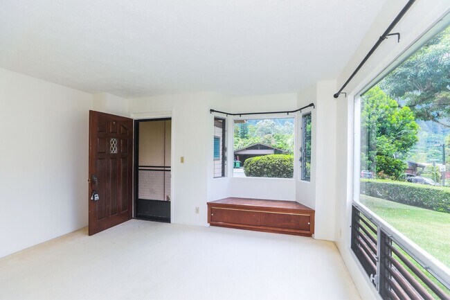 Building Photo - Kaneohe Woods – 3BR/2.5BA home with Mounta...