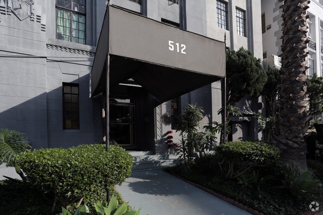 Building Photo - 512 S Hobart Blvd