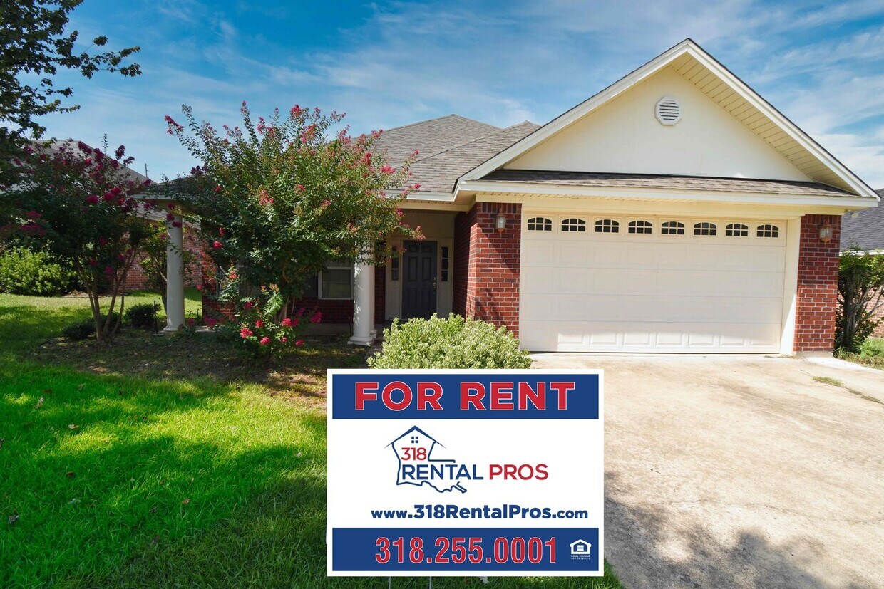 Foto principal - Spacious 3 Bedroom, 2 Bath Home