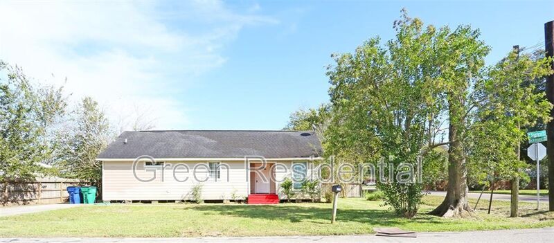 Primary Photo - 700 N Shirley St
