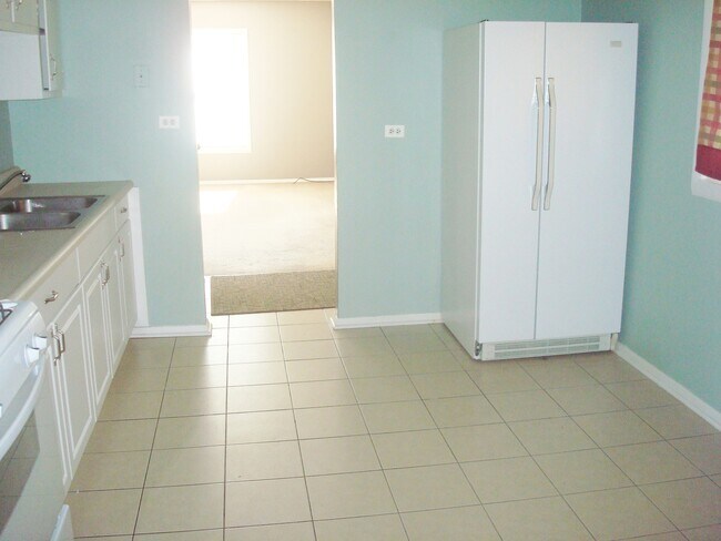 Foto del edificio - 16840 Highview Ave