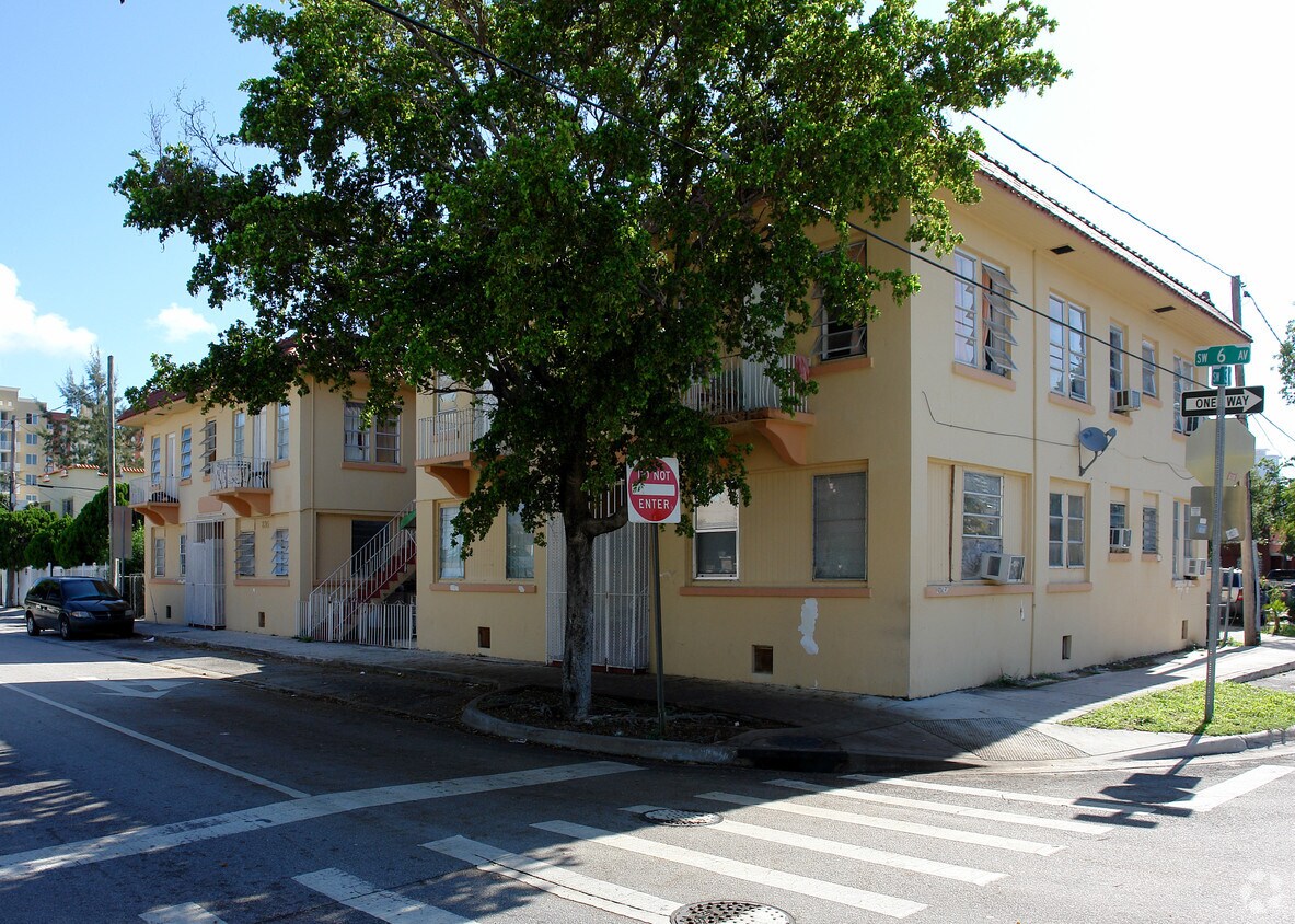 Fotografía del edificio - 235-245 SW 6th Ave