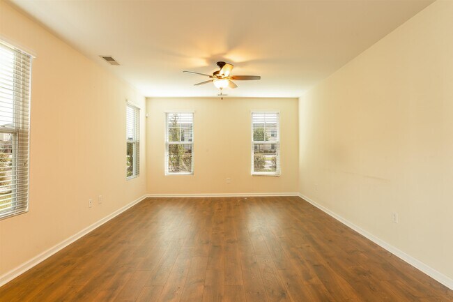 Foto del edificio - 2380 Heritage Loop