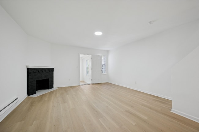 Foto del edificio - 318 Berkley St