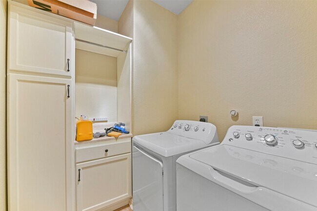 Foto del edificio - 1903 Highland Point Ct