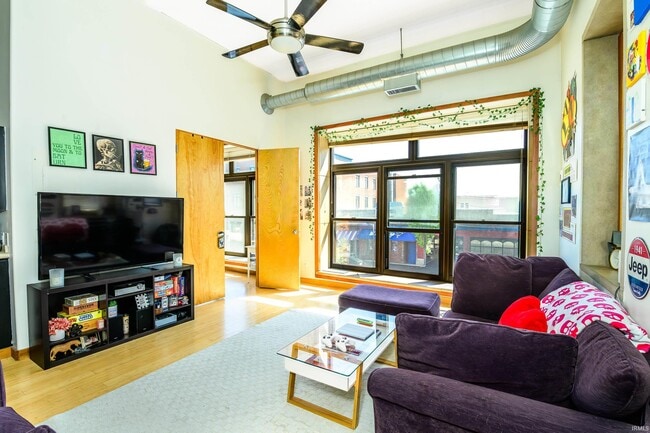 Foto del edificio - 213 N Walnut St