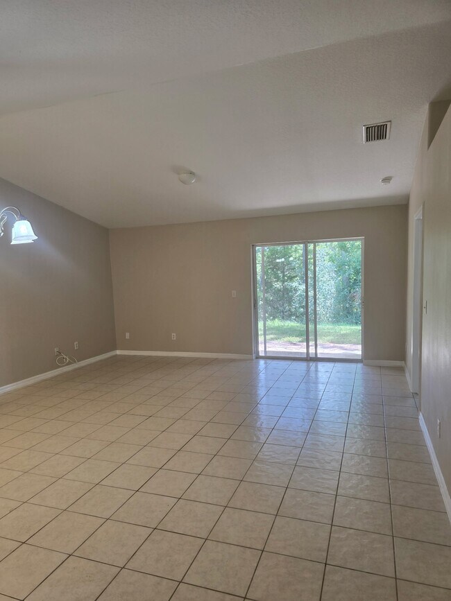 Building Photo - 112 Plainview Dr