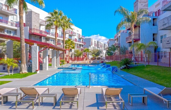 Building Photo - The Seasons Apartments Tucson