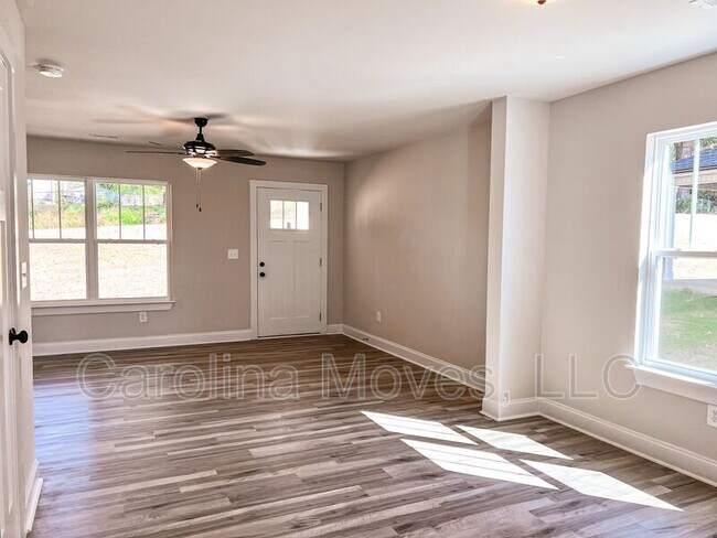 Building Photo - 106 S 9th St