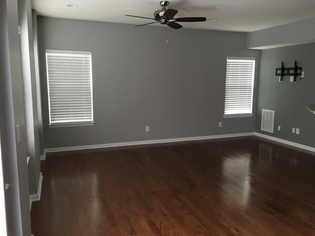 Building Photo - 113 Grande Sky Ct