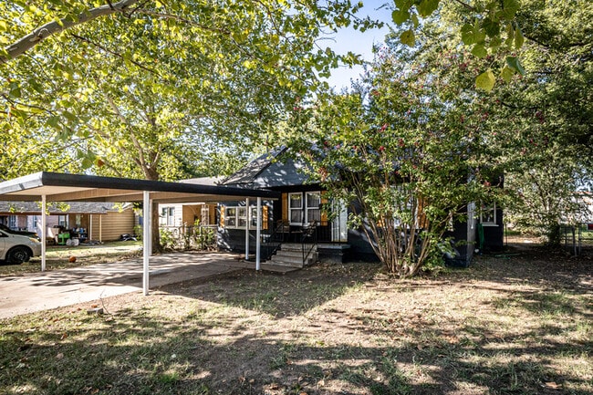 Foto del edificio - 1709 NW Oak Ave