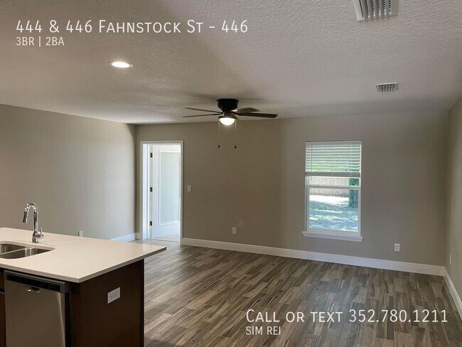 Building Photo - Eustis 3 Bed, 2 Bath Duplex