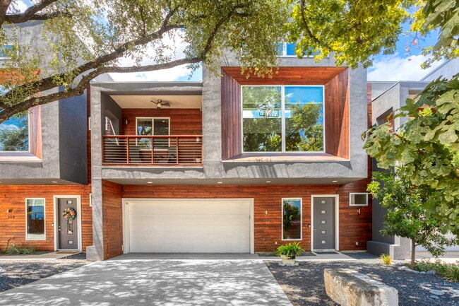 Photo - 326 Clay Townhome