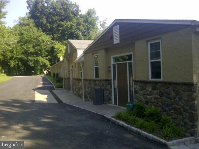 Foto del edificio - 85 Valley Rd