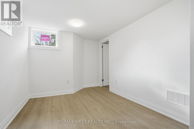 Building Photo - 85 Allanbrooke Dr