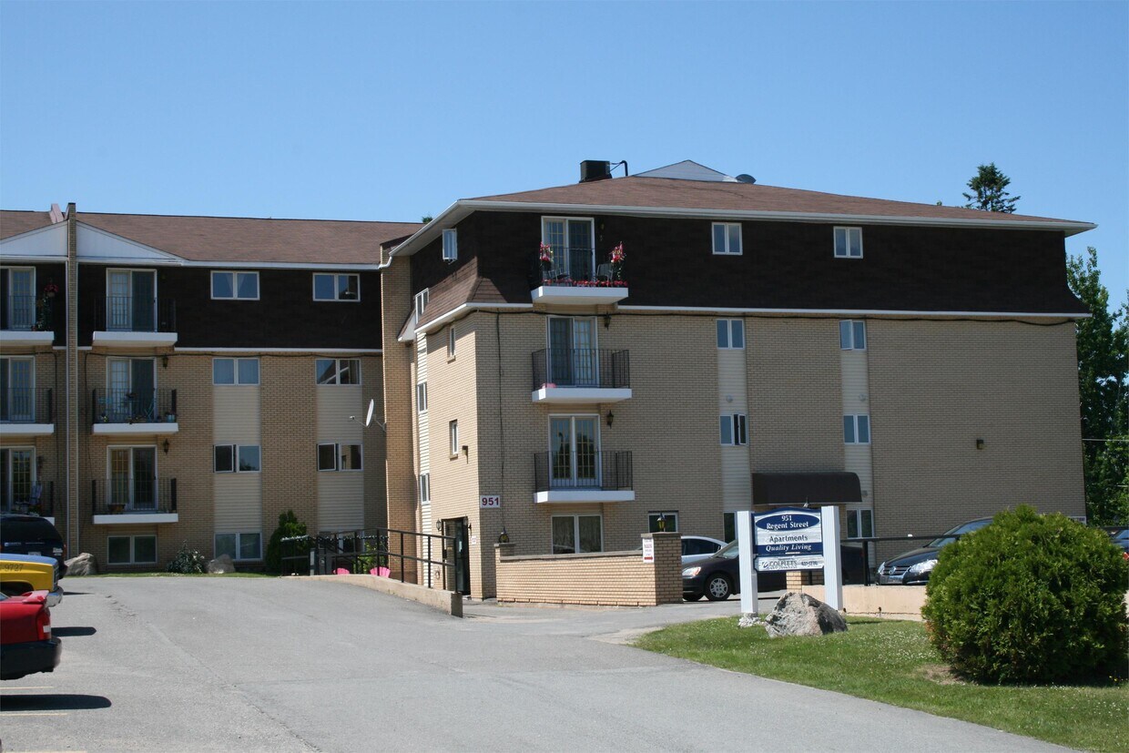 Photo du bâtiment - 951 Regent St