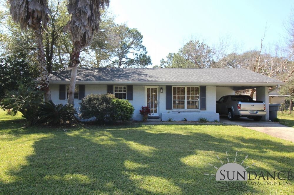 Primary Photo - Adorable 3 Bedroom Home Near Ferry Park