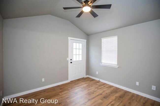 Building Photo - 2 br, 2 bath House - 2986 N. Woods Lane