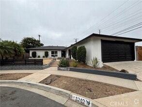 Building Photo - 3202 Montana Ave