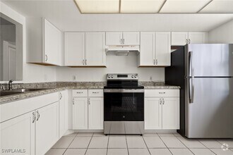 Building Photo - 7068 Nantucket Cir