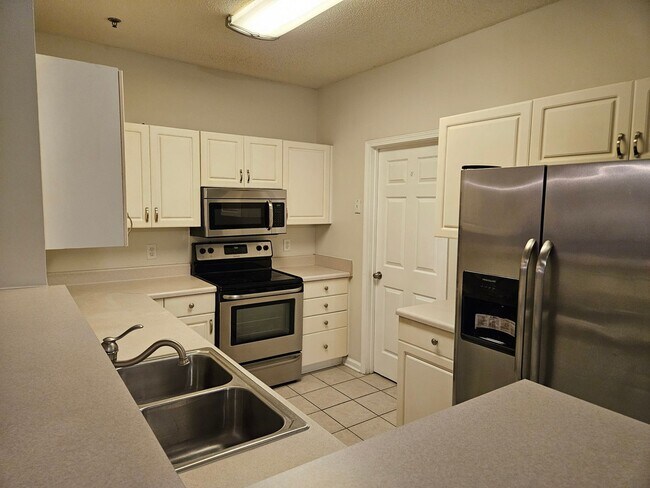 Foto del edificio - Rare 2 bed 2 bath condo with 1 car garage located in Smyrna