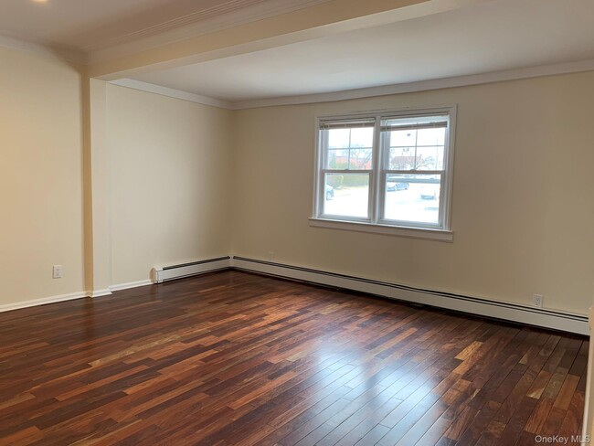 Building Photo - 24 Hall Ave