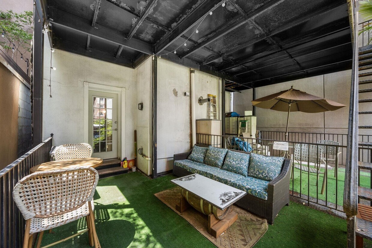 Foto principal - 107 Harrison St