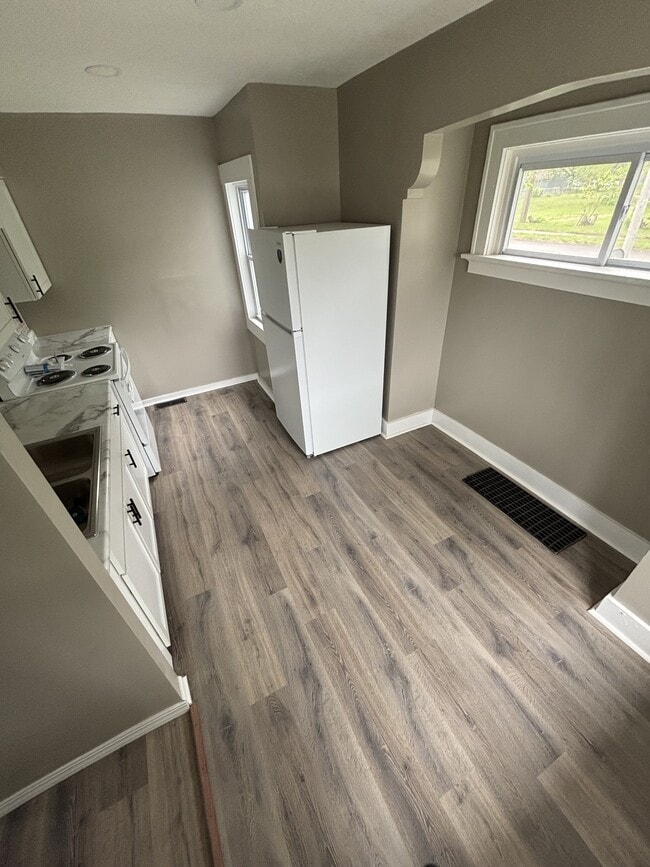 Building Photo - 604 McKinnie Ave