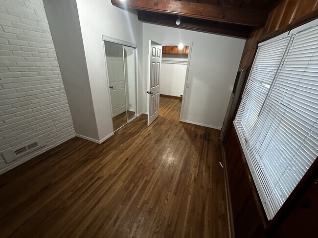 Building Photo - 521 W Rickenbacker