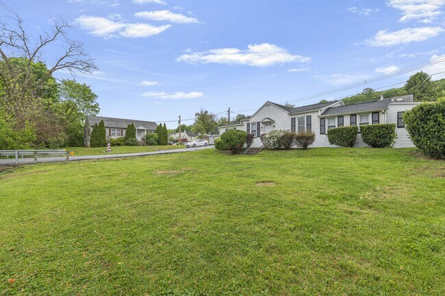 Foto del edificio - 1402 Valley Rd